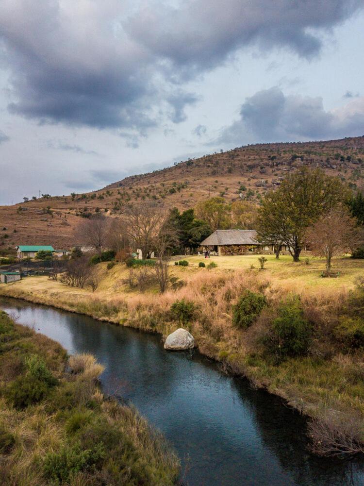 Mahlutshini Lolambazo Country House & Cottage - Giants Castle Drakensberg חדר תמונה