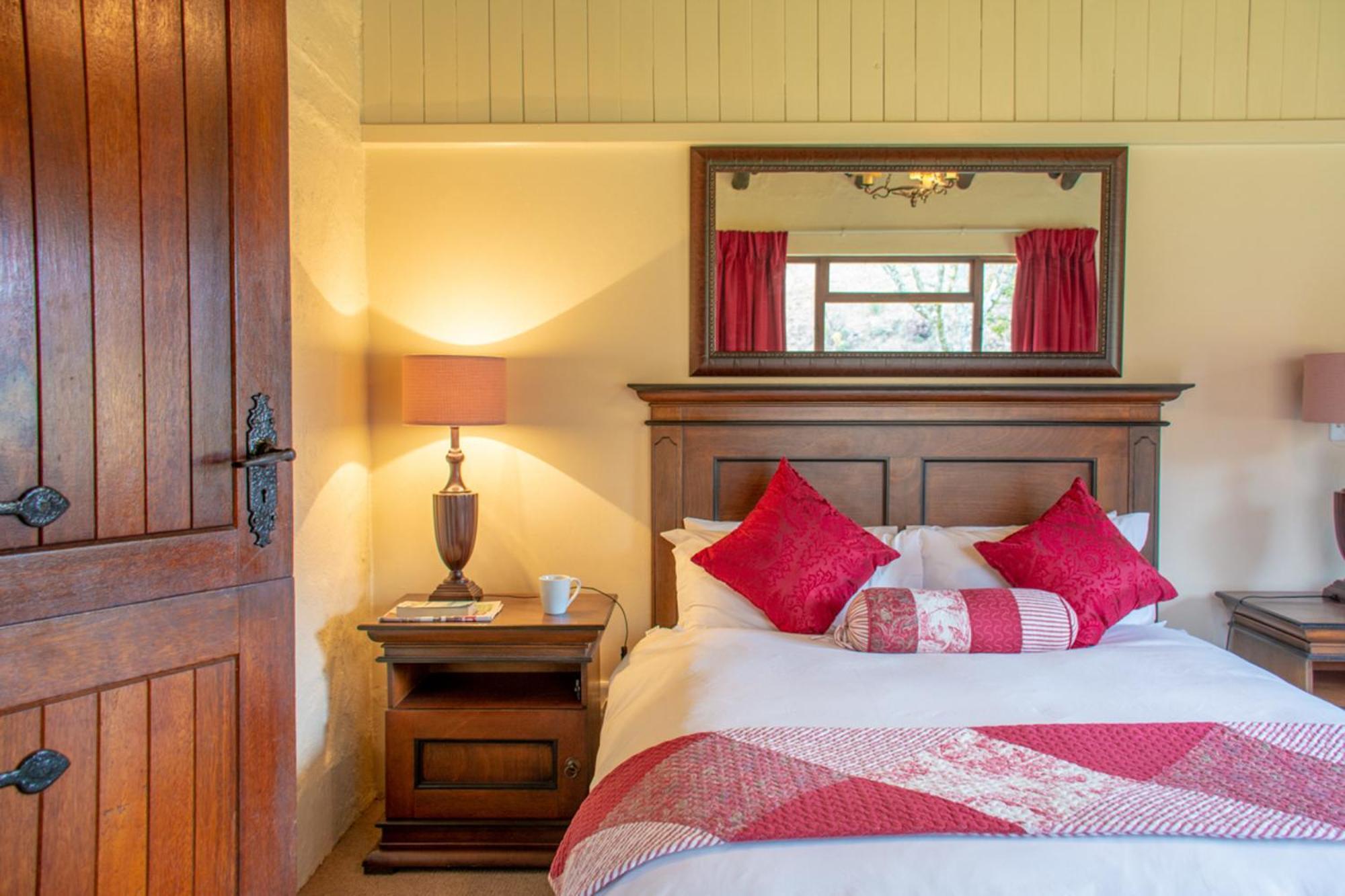 Mahlutshini Lolambazo Country House & Cottage - Giants Castle Drakensberg חדר תמונה